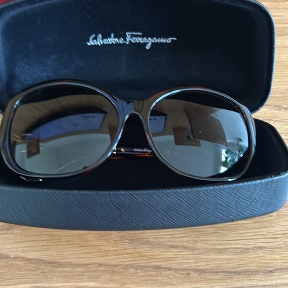 SALVATORE FERRAGAMO women’s tortoise shell sunglasses - Picture 3 of 10
